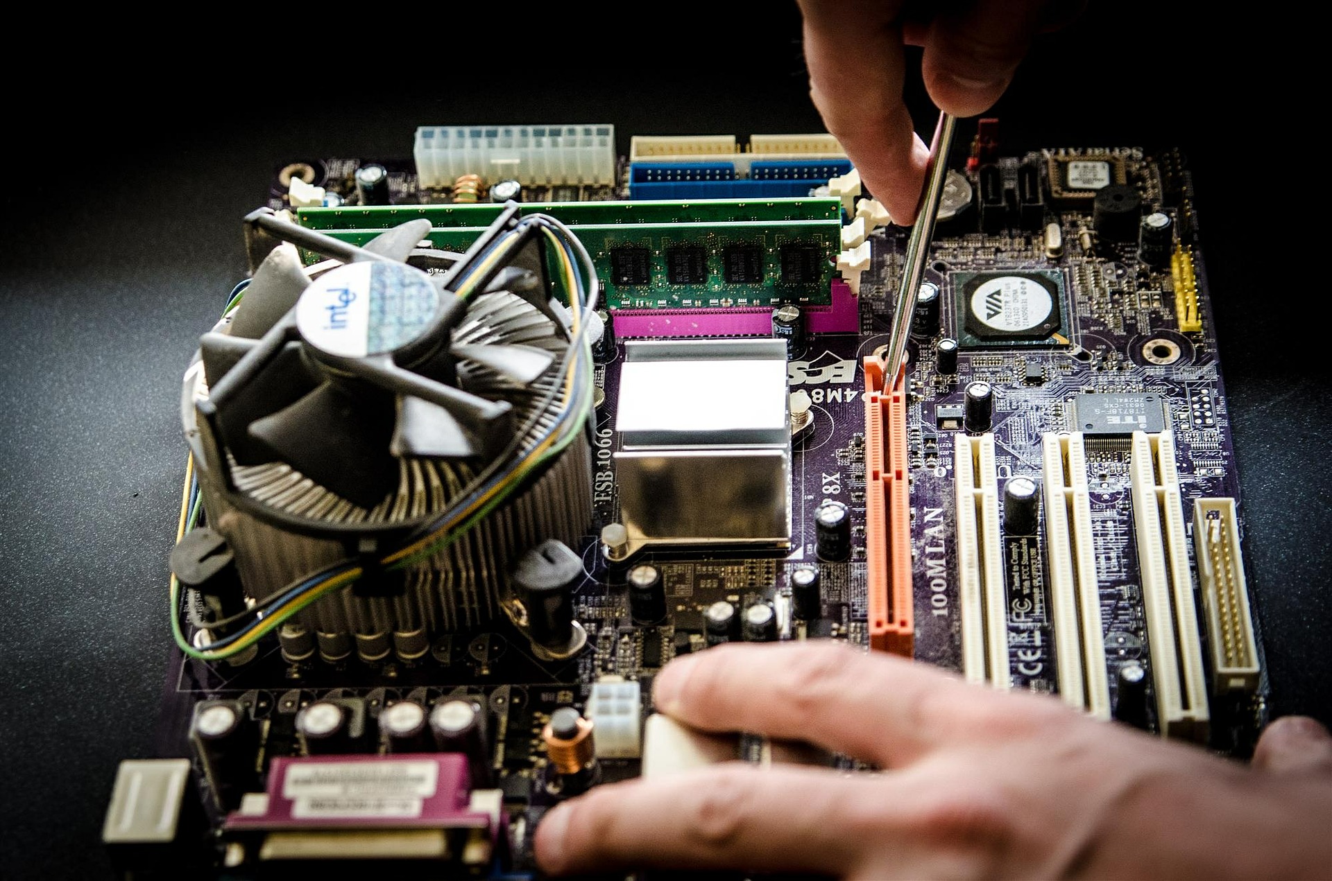 Dépannage informatique réparation d'ordinateurs à domicile | MonatoutPC